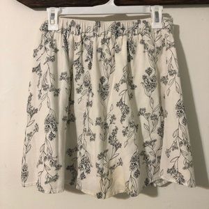 Cute mid waist skirt
